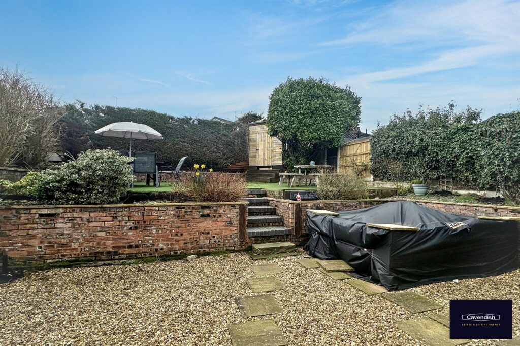 Ffordd Pennant, Mold,  1250,  3 Bedrooms, 3 bedrooms, 2 receptions