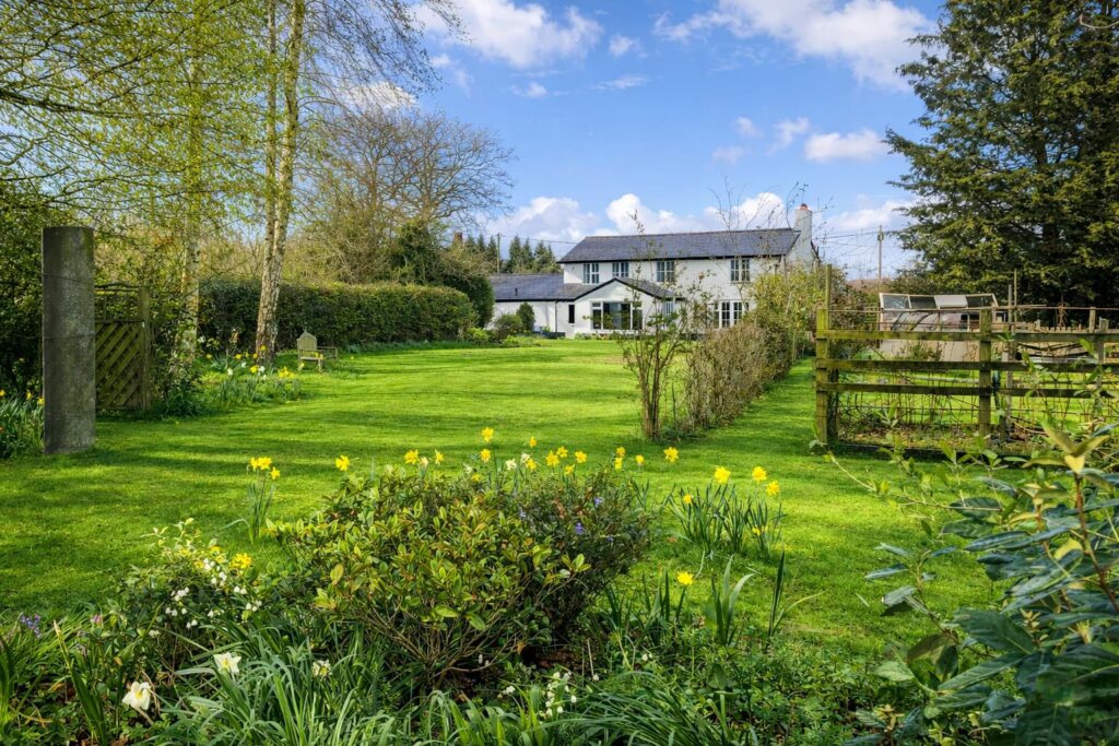 Picton Gorse Lane, Picton, Chester, Guide Price 800000, House - Detached 5 Bedrooms, 5 bedrooms, 3 receptions