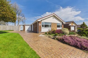 Uwch Y Dre, Gwernymynydd, Mold