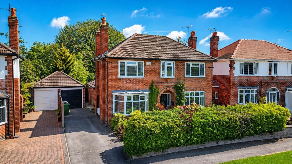 Meadowsway, Upton, Chester, Price 670000, House - Detached 4 Bedrooms, 4 bedrooms, 3 receptions