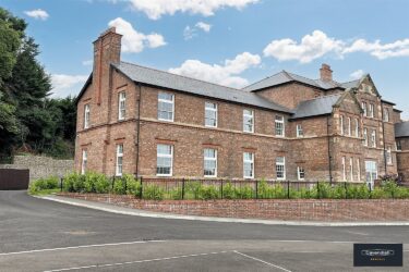 Lluesty Gardens, Holywell
