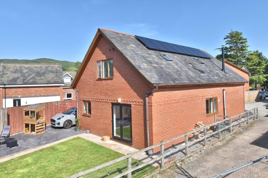 Lon Yr Ysgol, Gellifor, Ruthin, Price 350000, House - Detached 4 Bedrooms, 4 bedrooms, 1 receptions