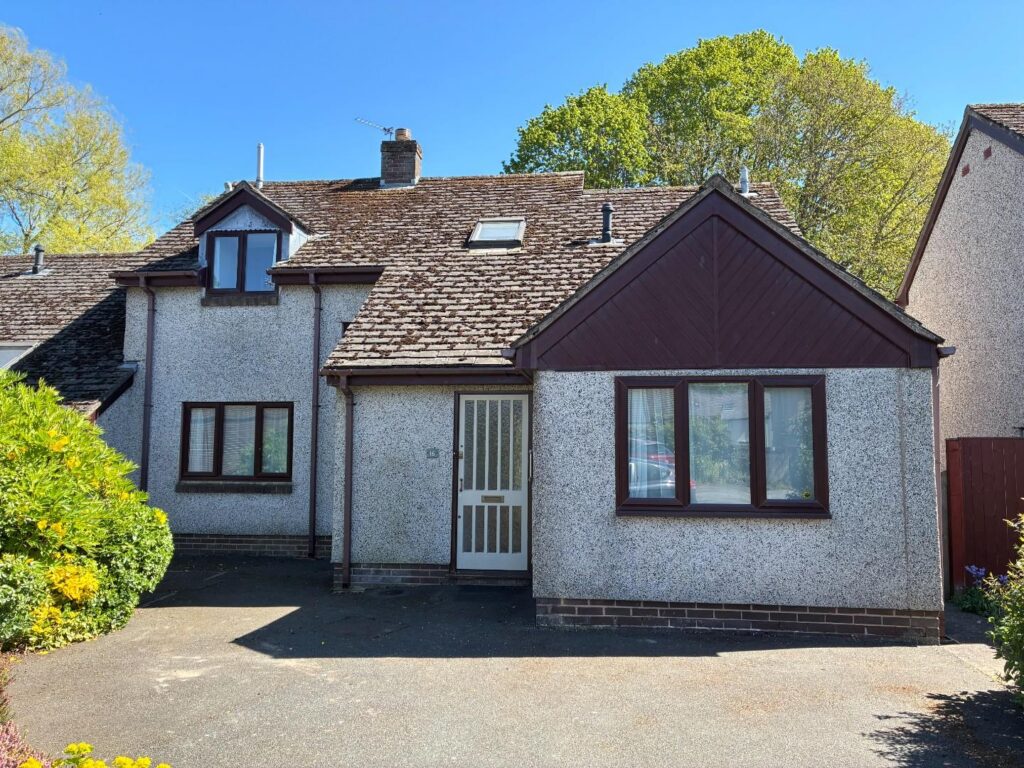 Maes Ffynnon, Ruthin, Offers Over 250000, House - Semi-Detached 4 Bedrooms, 4 bedrooms, 2 receptions