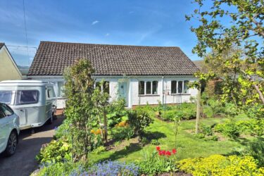Llanbedr Dyffryn Clwyd, Ruthin