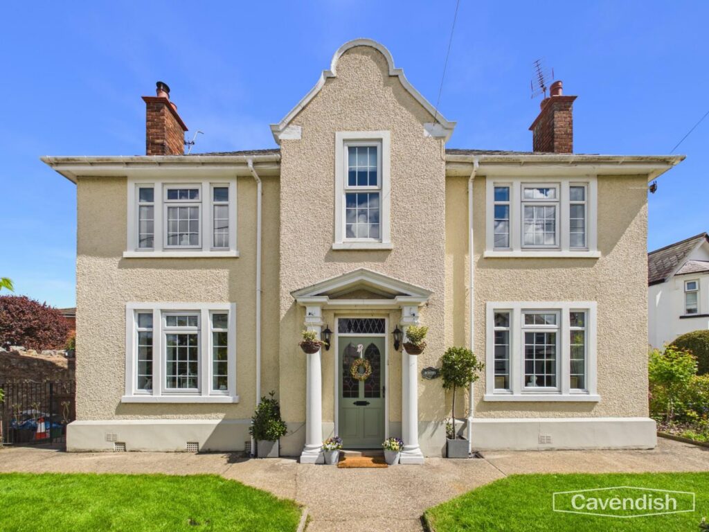 Wrexham Road, Mold, Offers Over 400000, House - Detached 3 Bedrooms, 3 bedrooms, 2 receptions