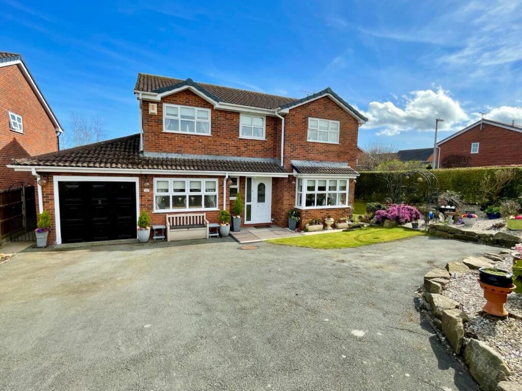 Main Road, Higher Kinnerton, Chester, Price 500000, House - Detached 5 Bedrooms, 5 bedrooms, 3 receptions