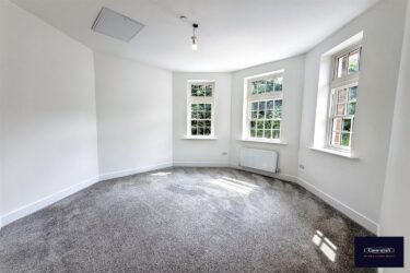 2 bed – Lluesty Gardens, Holywell