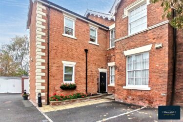 Queens Court, Chester