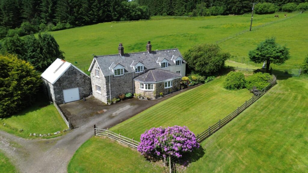 Betws Gwerfil Goch, Corwen, Price 795000, House - Detached 3 Bedrooms, 3 bedrooms, 3 receptions