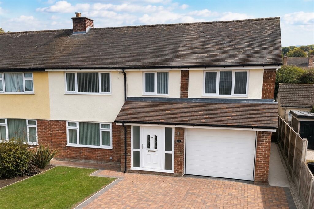 Hillside Crescent, Mold, 1300, 4 Bedrooms, 4 bedrooms, 2 receptions