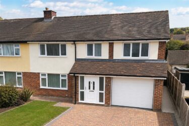 Hillside Crescent, Mold