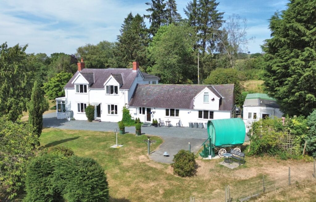 Gwyddelwern, Corwen, Offers Around 600000, House - Detached 4 Bedrooms, 4 bedrooms, 2 receptions