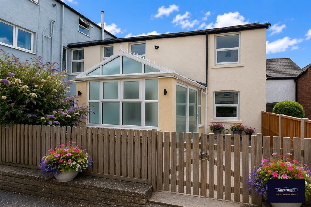 1 Llys Y Castell, Ruthin,  875,  2 Bedrooms, 2 bedrooms, 1 receptions