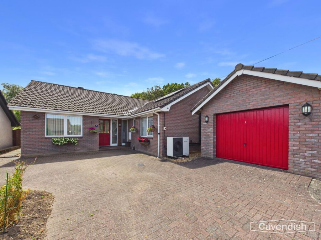 Dinghouse Wood, Buckley, Offers Over 350000, Bungalow - Detached 3 Bedrooms, 3 bedrooms, 2 receptions