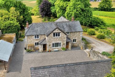Llanfair Dyffryn Clwyd, Ruthin