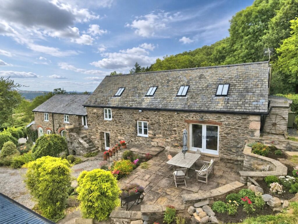 Pentre Celyn, Ruthin, Price 550000, House - Detached 3 Bedrooms, 3 bedrooms, 2 receptions