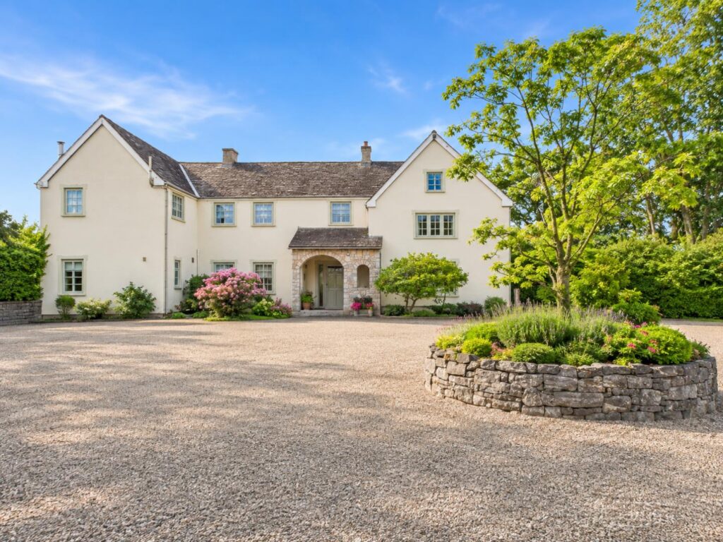 Rhewl, Ruthin, Price 985000, House - Detached 4 Bedrooms, 4 bedrooms, 3 receptions