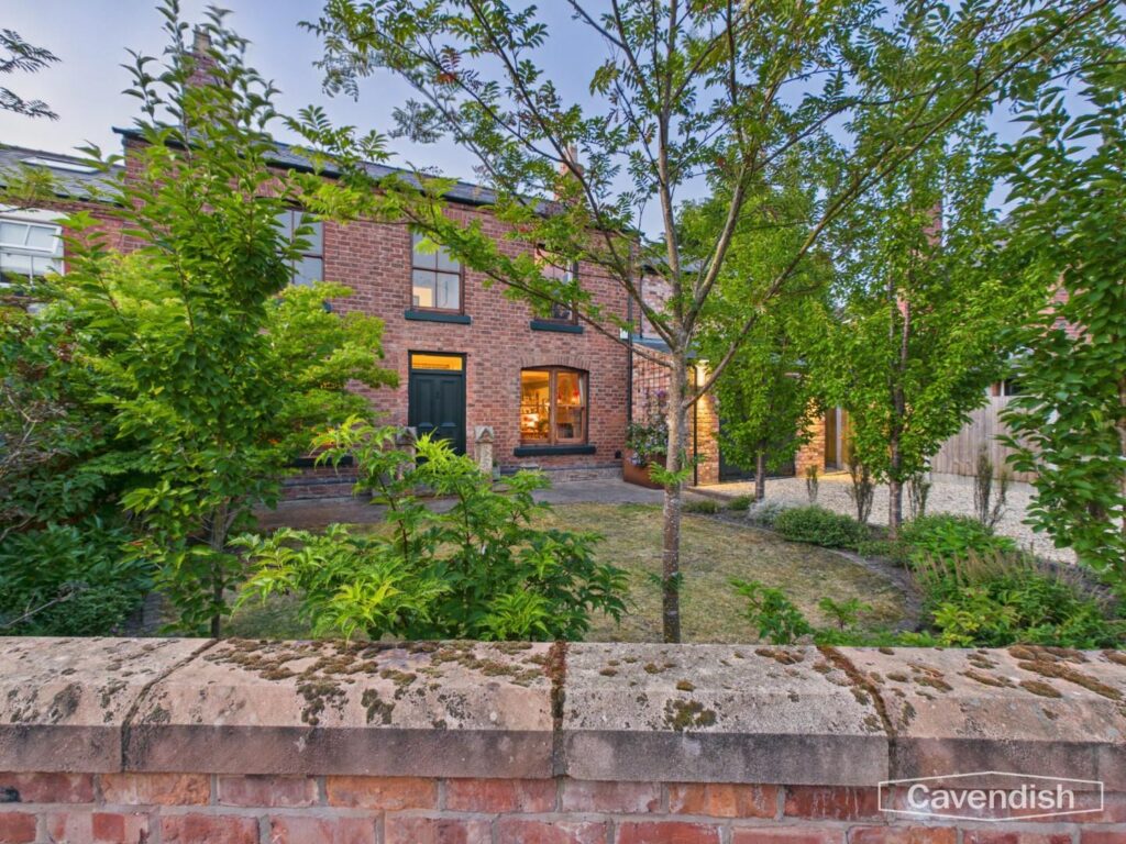 Becketts Lane, Boughton, Chester, Guide Price 750000, House - Detached 4 Bedrooms, 4 bedrooms, 3 receptions