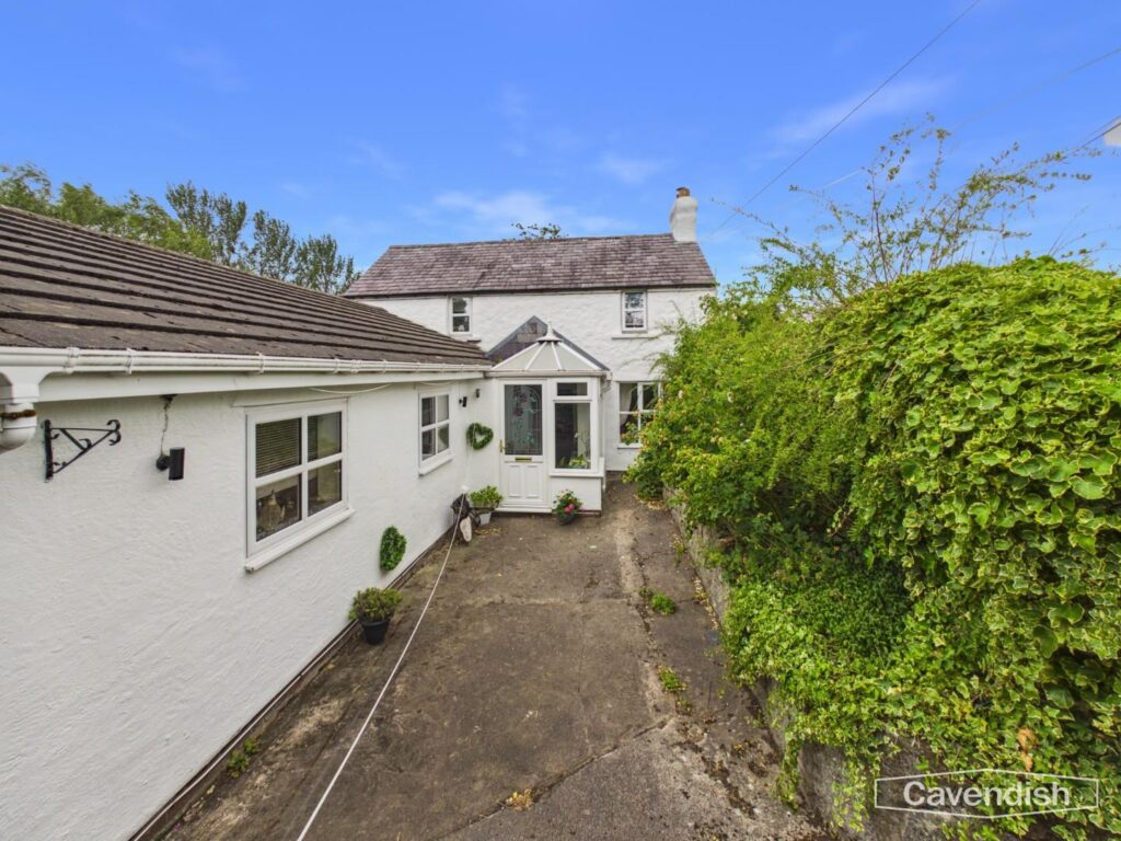 Rhes-Y-Cae, Holywell, Offers Over 425000, House - Detached 3 Bedrooms, 3 bedrooms, 2 receptions