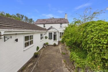 Rhes-Y-Cae, Holywell