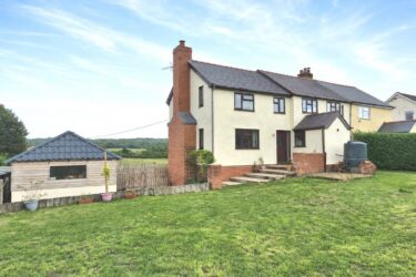 Maes Llan, Llanarmon-Yn-Ial, Mold