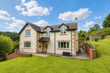 Llanfwrog, Ruthin