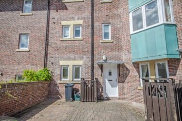 17 The Yonne, St Martins, Chester