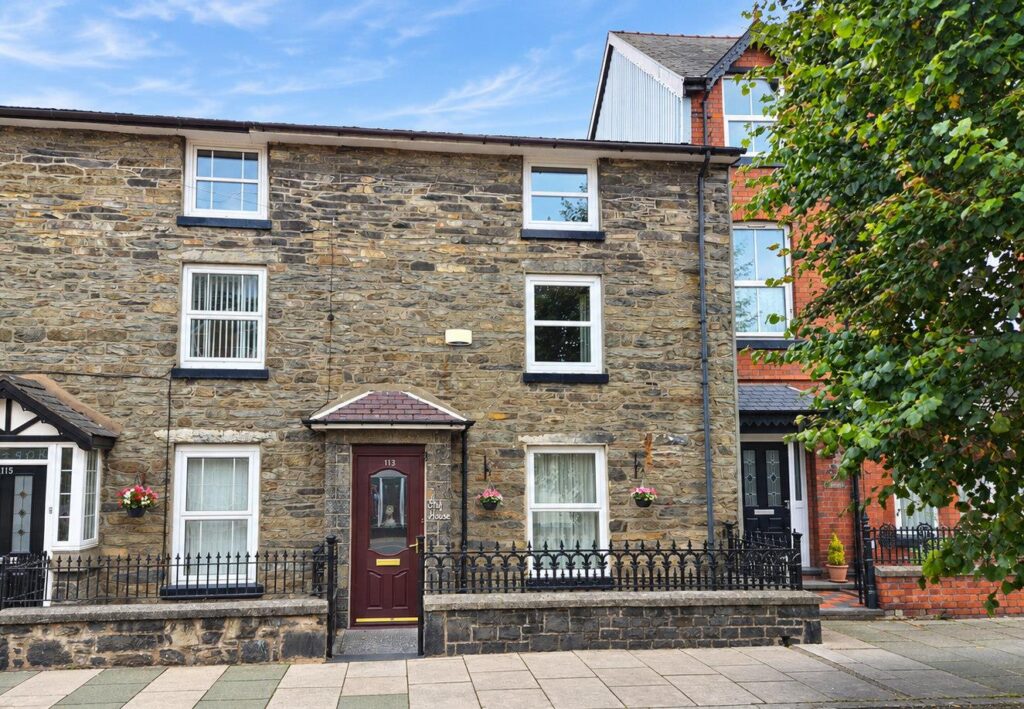 High Street, Bala, Price 350000, House - Terraced 4 Bedrooms, 4 bedrooms, 5 receptions