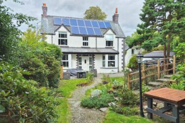 Llandderfel, Bala