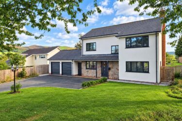 Llanfair Dyffryn Clwyd, Ruthin